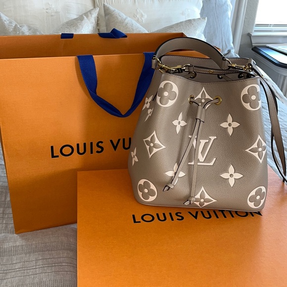 COPY - COPY - Louis Vuitton NéoNoé MM Bicolor Monogram Empreinte Leather - Picture 1 of 10